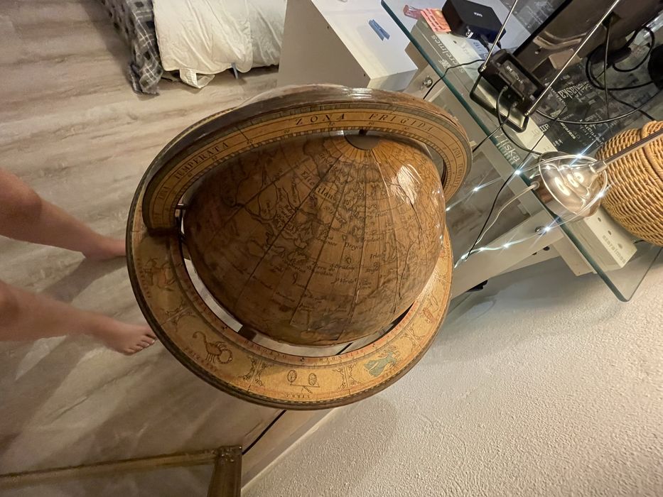 Mini bar globo em madeira