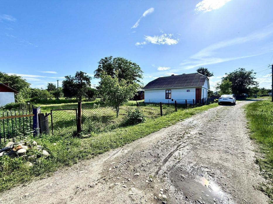 Продаж земельної ділянки в с. Семигинів з документами на житловий будинок