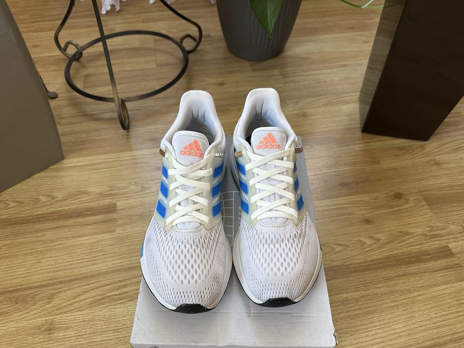 Кросівки Adidas 42.5