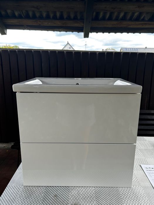Szafka łazienkowa z umywalką Roca Roma slim 60x39