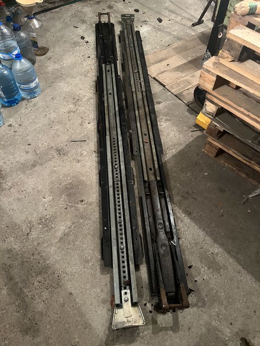 Сдвижна стойка бокова