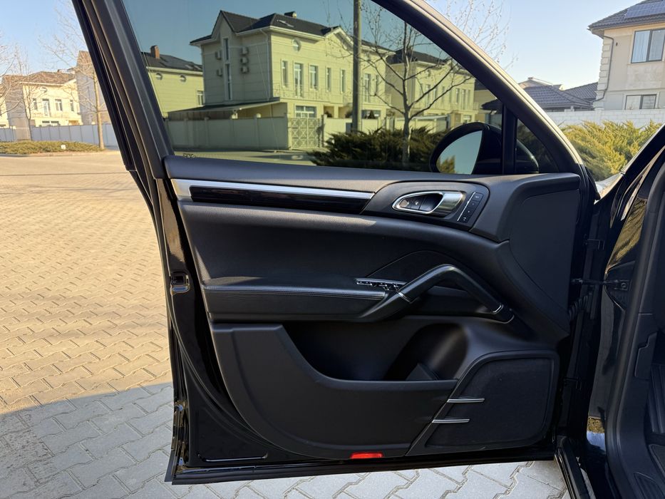 Porsche Cayenne 2013 VIN WP1AF2A22ELA34458 фото оголошення 11 з 22