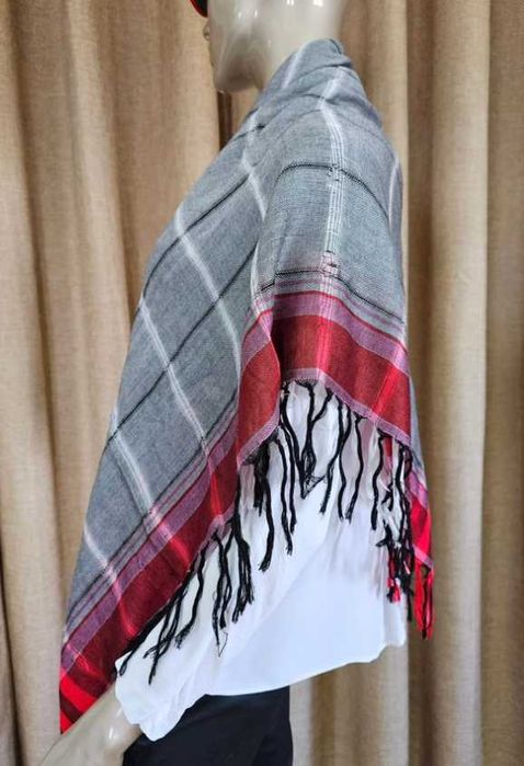 Lenço com Franjas Zara