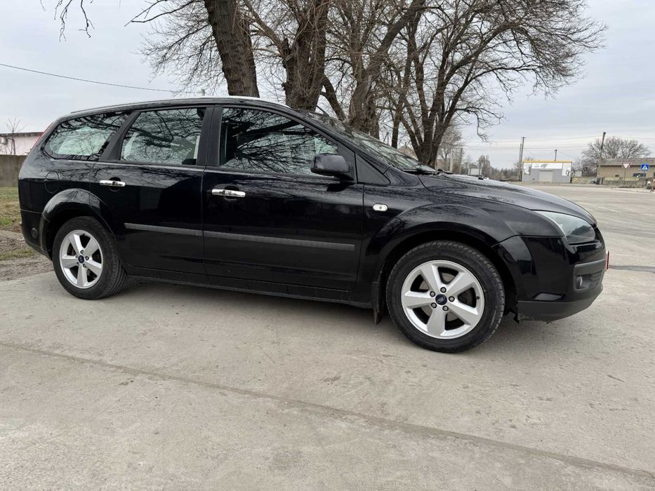 Форд фокус 2  1.6 газ бензин