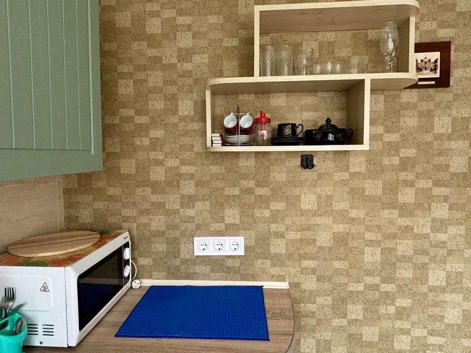 Посуточно,почасово 1к квартира в 5 мин.ходьбы от м Дарница,свет 24/7