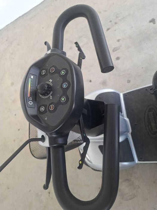 Scooter elétrica de mobilidade reduzida Invacare Orion