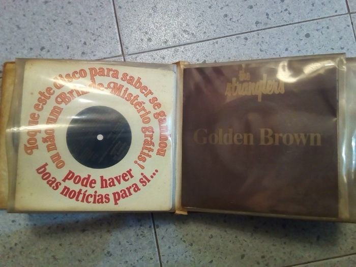 Álbum com 35 singles em vinil