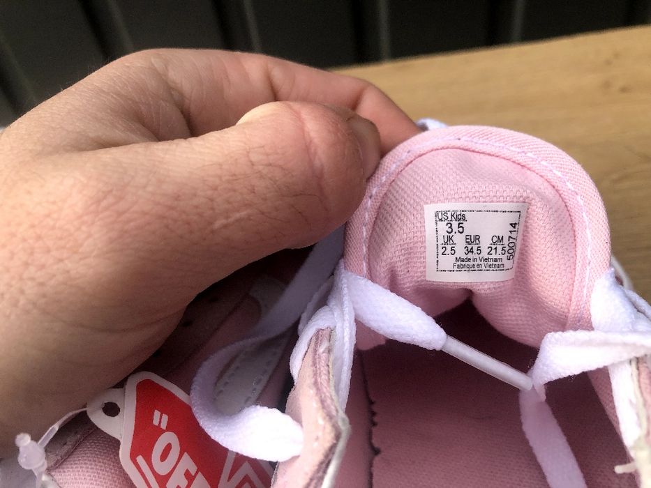 Оригінальні кеди Vans.