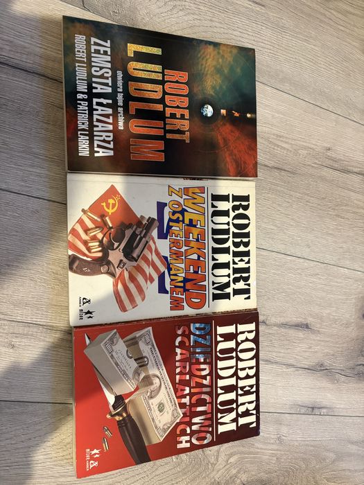 3 x Robert Ludlum