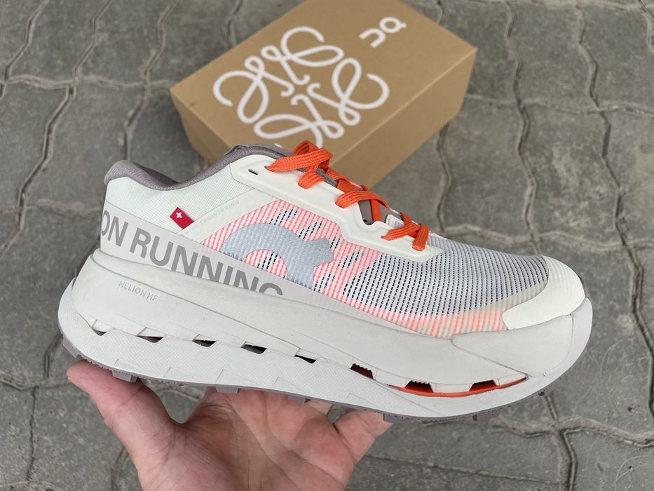 Кроссовки женские On Cloud Running Cloudsurfer next white flame 37-41