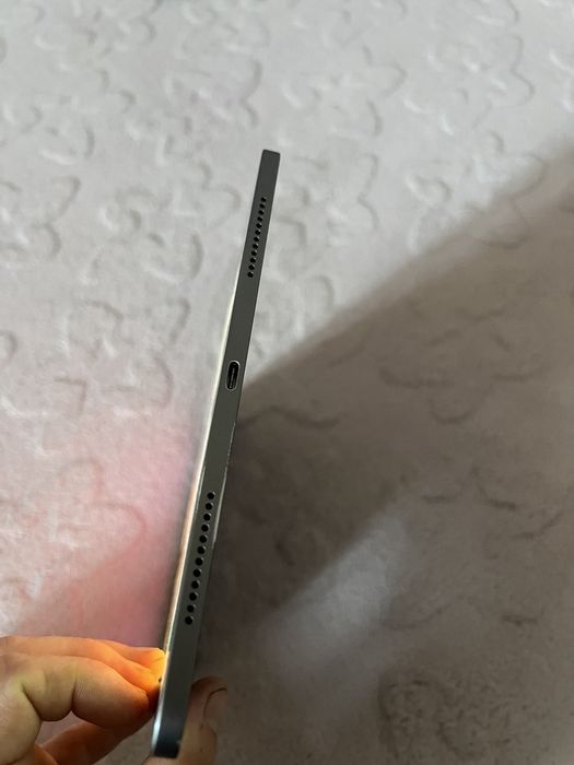 Продам iPad air 5 64gb wifi  2022 року