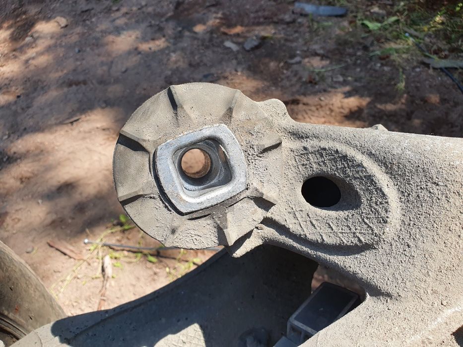 Kompletne tylne zawieszenie BMW E61 kombi belka sanki
