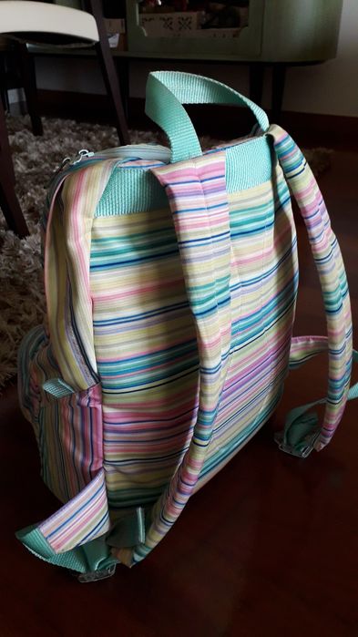 Mochila 3 fechos + Estojo Passarinho Multicolor Criança (Ótimo estado)