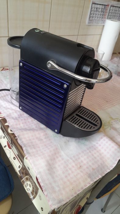Vendo máquina da nespresso pixie impecável