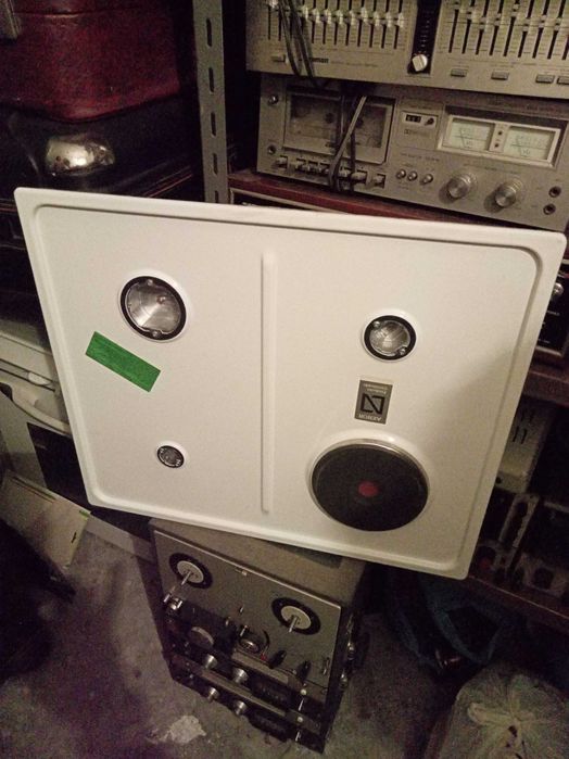 Vendo rádios e artigos antigos,uma questão de vir ver