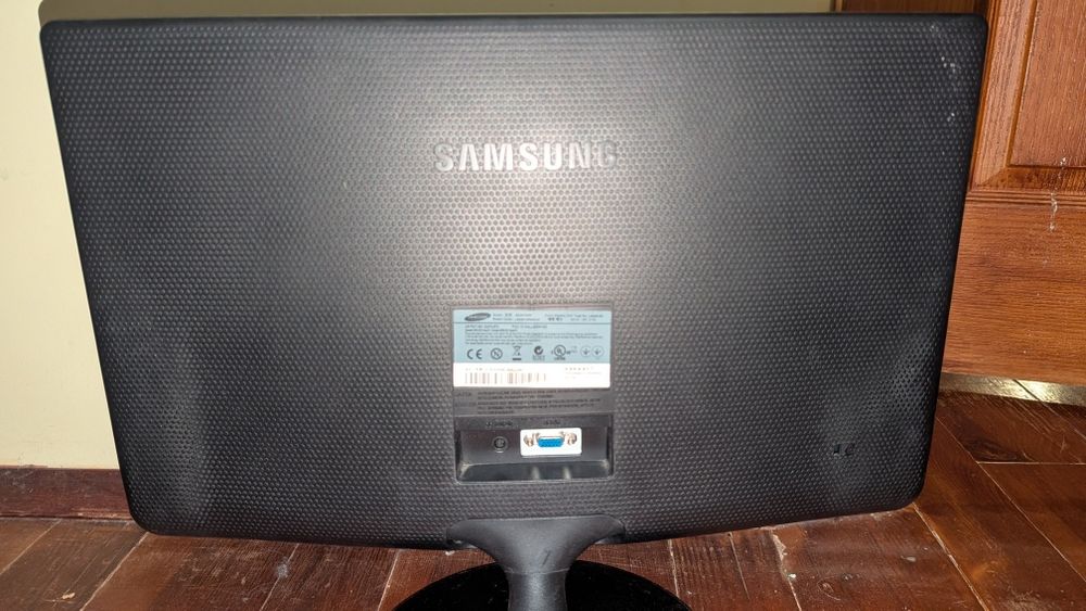 Монитор самсунг syncmaster SA100