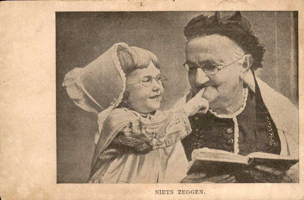 117 Postais ANTIGOS com cenas familiares. 1.ª metade do século XX