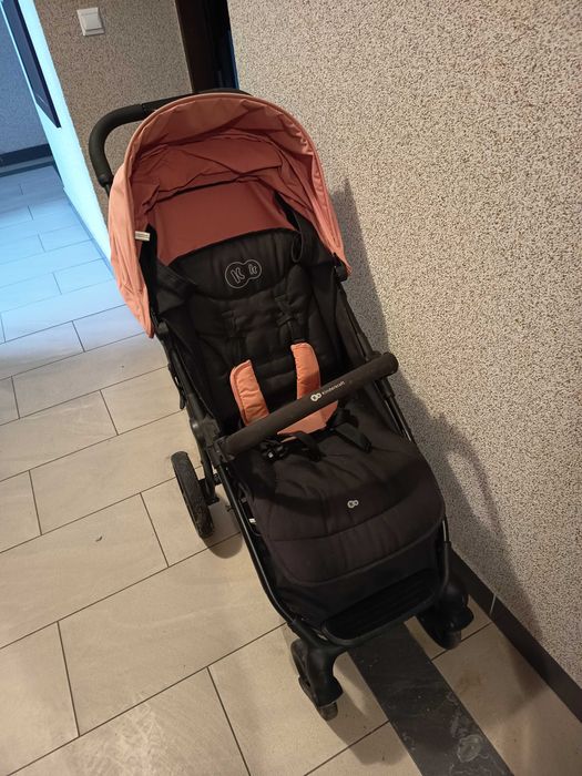 Wózek spacerowy dla dziewczynki