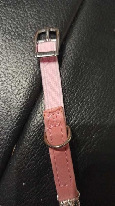 Różowa obroża z kryształkami