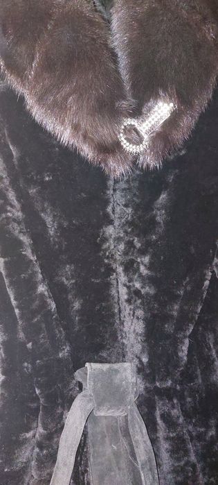 Продам шубу мутон с норочкой