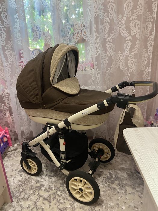 Продам коляску Adamex