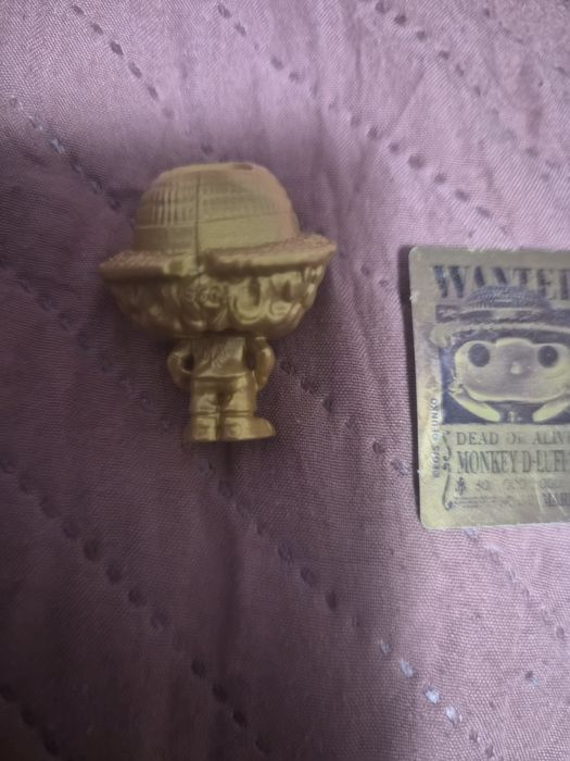 Figurka Monkey D-Luffy Gold. Kinder Joy