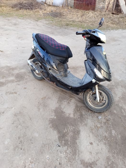 Продам скутер 50 кубов на повному ходу цена в описании