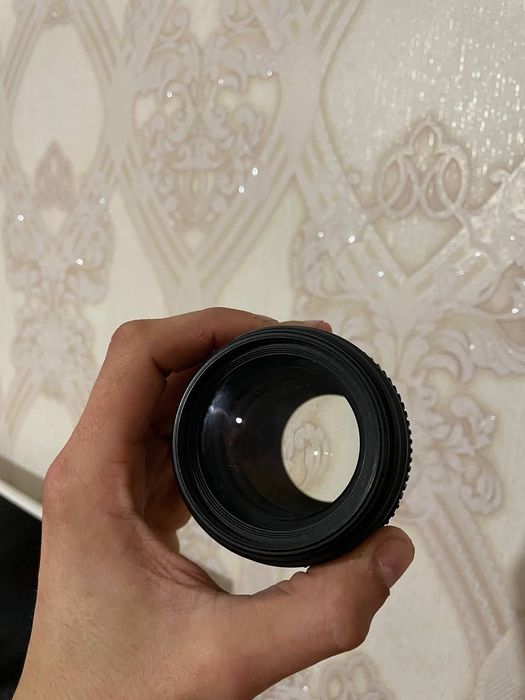 обектив canon ef 85mm f1.8