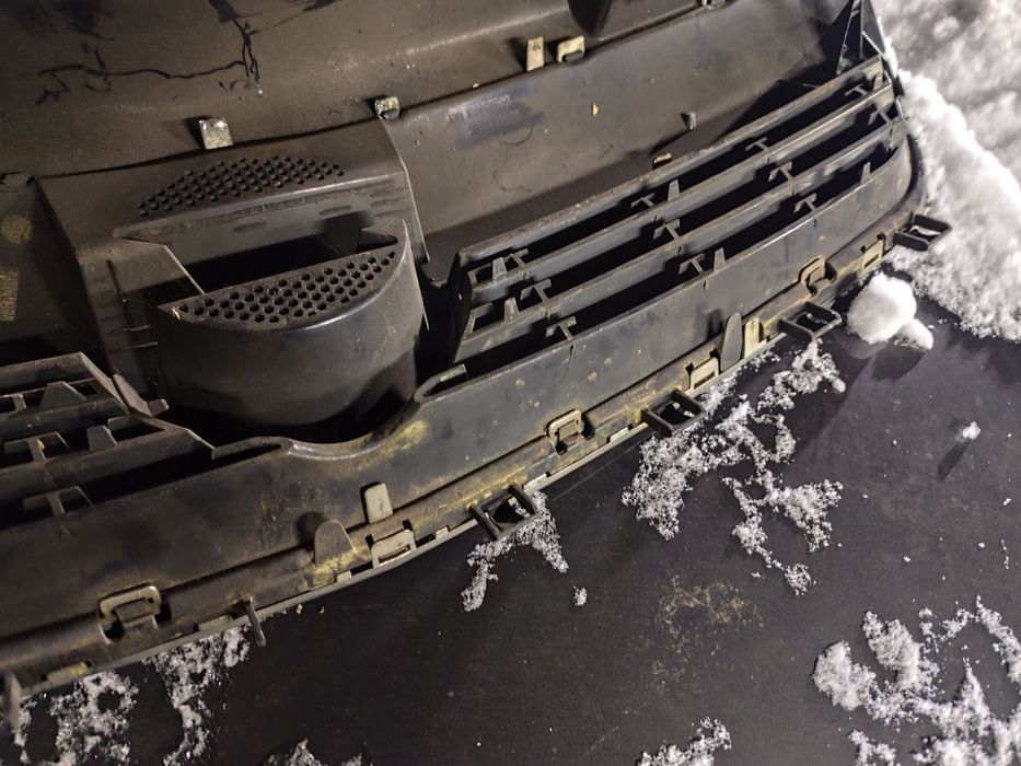 Opel Zafira B grill atrapa chłodnicy zderzaka 131.57.590