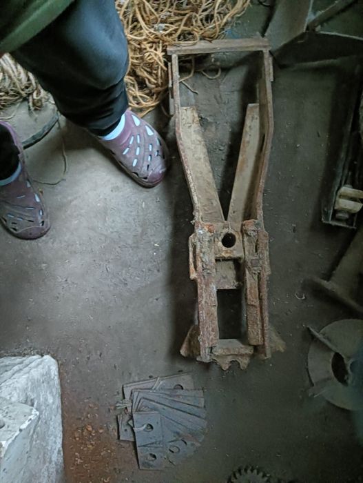 Dyszel do przyczepy chyba nie kompletny