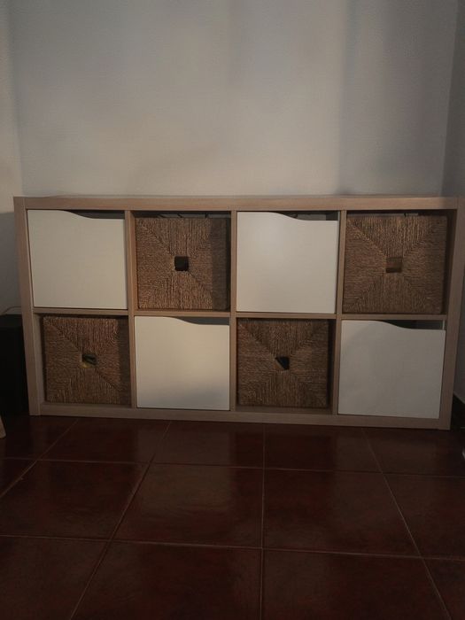 Estante IKEA KALLAX (4x2) + 4 Portas + 4 Cestos KNIPSA Algas