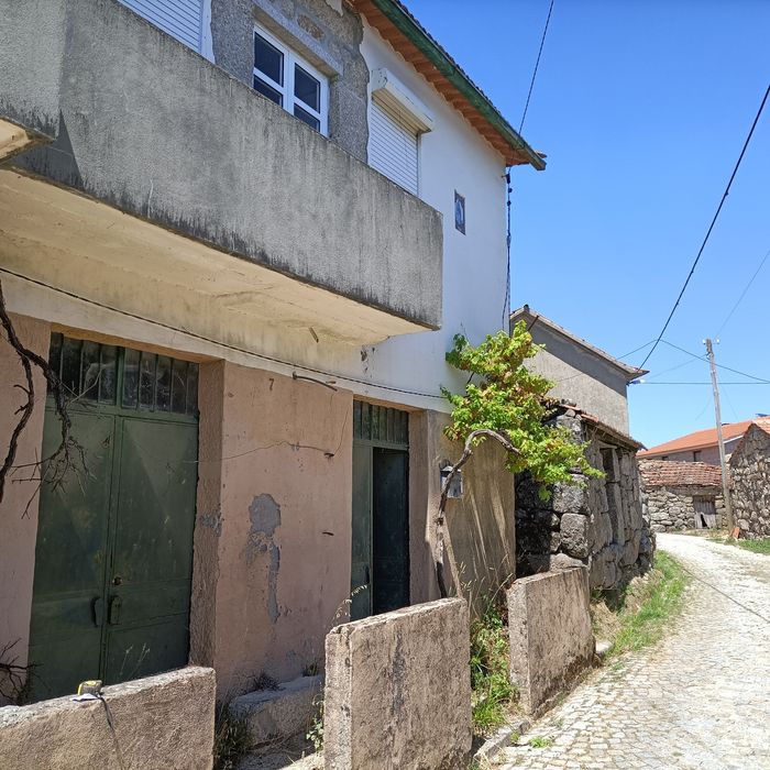 Casa de aldeia na serra