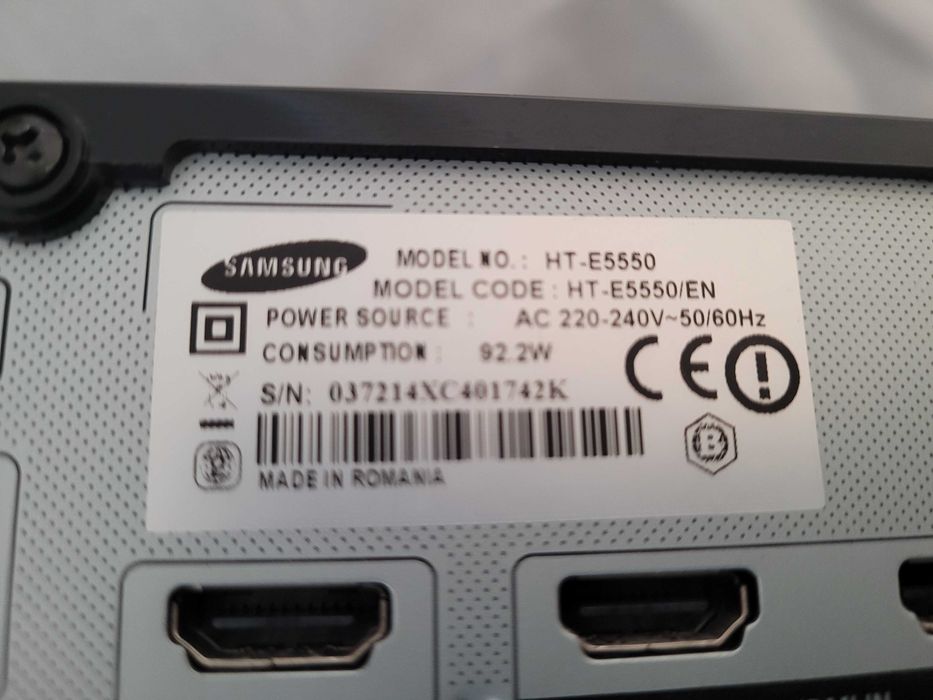 Samsung Système Home Entertainment Blu-ray™ 5,1 canaux HT-5550/EN-