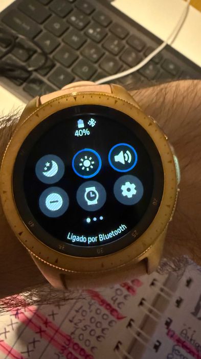 Smartwatch Samsung Galaxy Watch 42mm Rose Gold + Carregador
