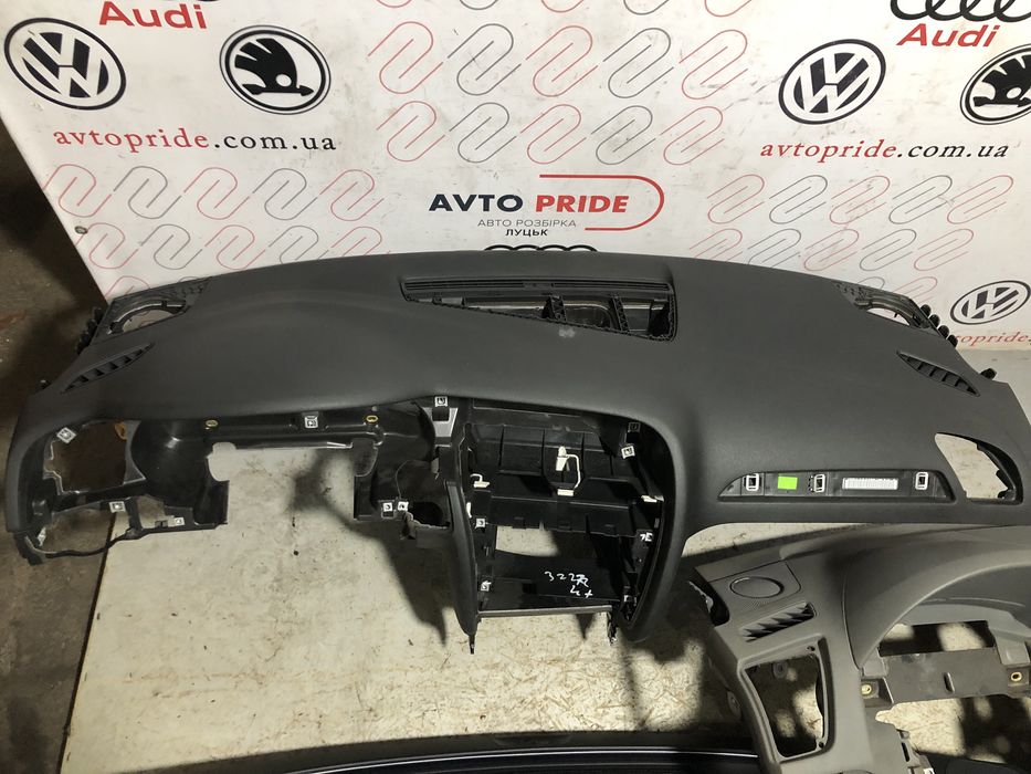 Торпедо торпеда панель консоль передняя Audi Q5  A4B8
