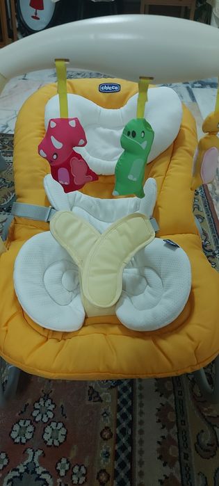 Bebé  espreguiçadeira Chicco como nova