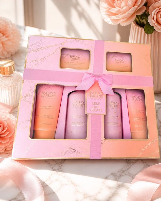 Подарунковий набір Baylis & Harding Jojoba, Vanilla & Almond Oil