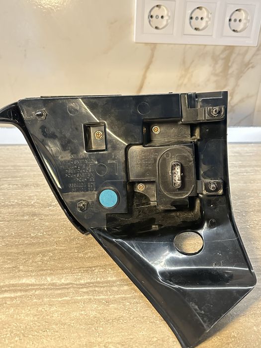 Задній ліхтар фара tesla 3