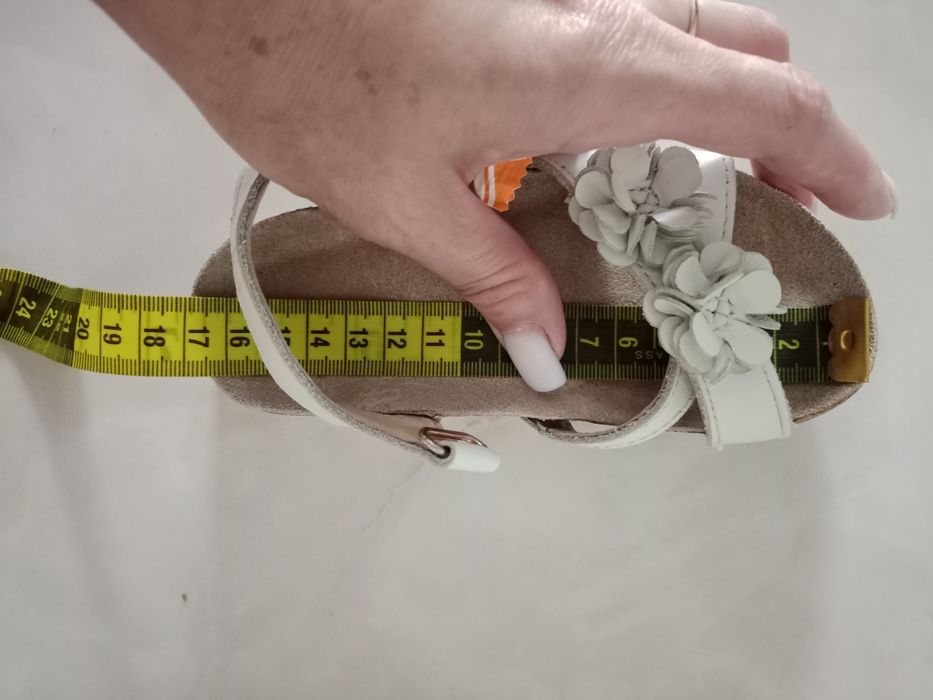 Сандалі (Босоніжки)