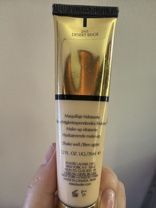 Хайлайтер Kosas та тональний Estee Lauder Futurist