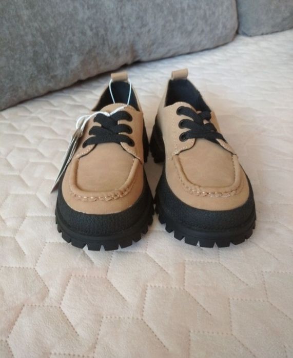 Туфлі Reserved на дівчинку 32-розміру