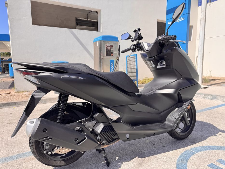 Honda PCX 2025 Preta | 19.000 km | Sem Acidentes | Garantia | 3.100 €