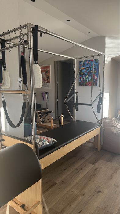 Máquina de Pilates Cadillac / Torre – Quase nova