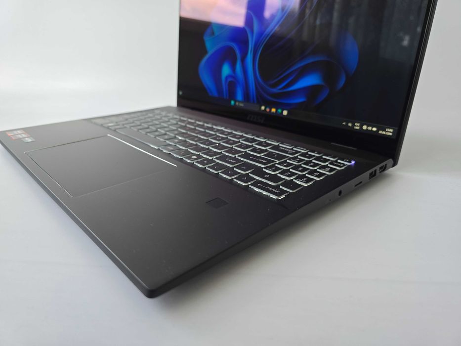 MSI Summit 16 AI (2025) Ryzen AI 9 365/RAM 32GB/SSD 1TB/QHD 165Hz/WIN 11