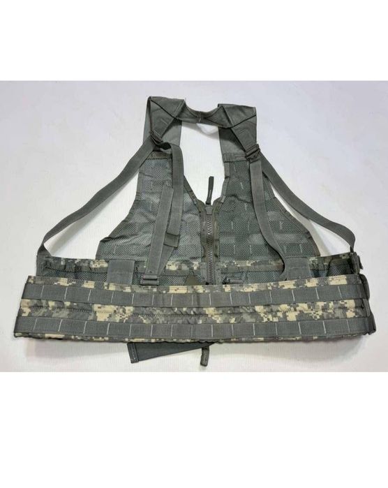 Розвантажувальний желет армії США!
Стан на 4+
Всі застібки працюють