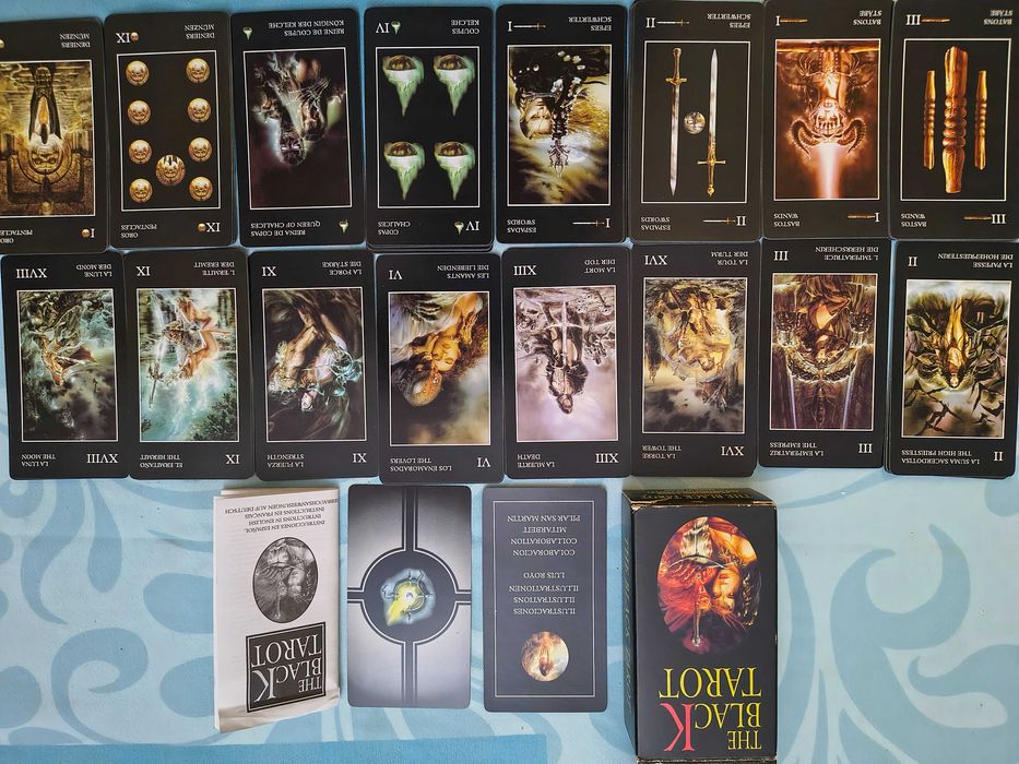 Tarot + cartas jogar por Luis Royo - The Black Tarot