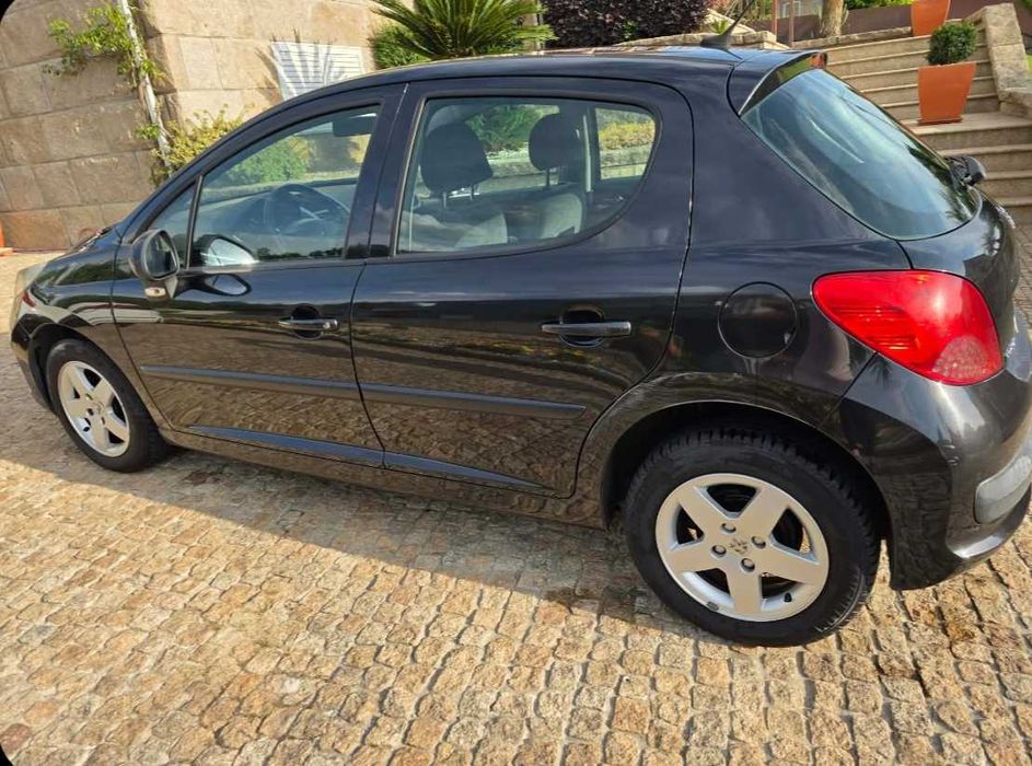 Peugeot 207 apenas 163 mil. Gasolina particular
