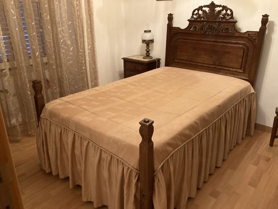 Cama de Solteiro - Estilo antigo