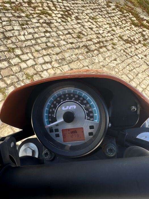 Mota UM Renegate  125cc - 11.275 km