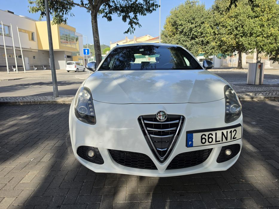 Alfa Romeo Giulietta 1.6 Diesel — photo 3